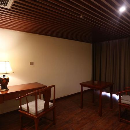 Mingshan Hotel Чънду Екстериор снимка