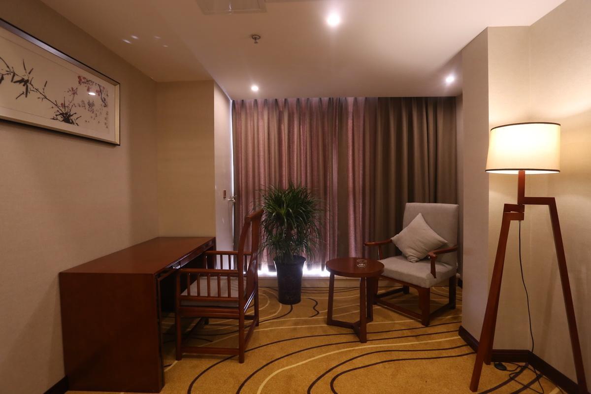 Mingshan Hotel Чънду Екстериор снимка