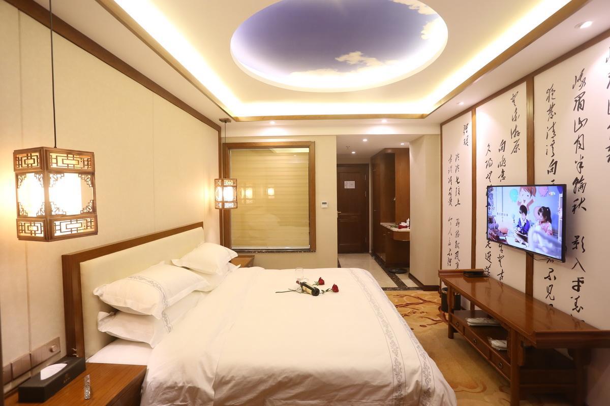 Mingshan Hotel Чънду Екстериор снимка