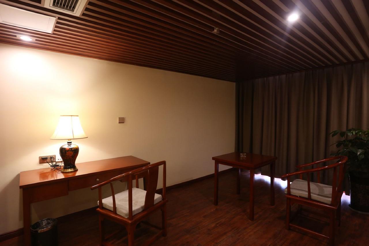 Mingshan Hotel Чънду Екстериор снимка