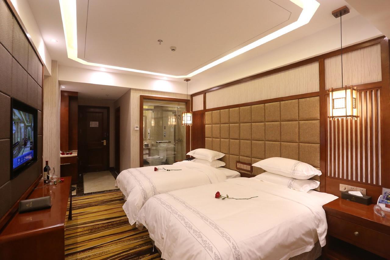 Mingshan Hotel Чънду Екстериор снимка