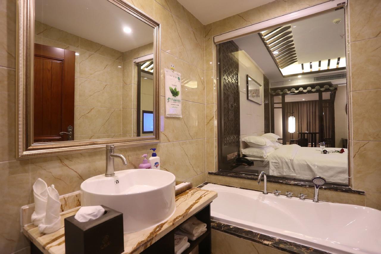 Mingshan Hotel Чънду Екстериор снимка