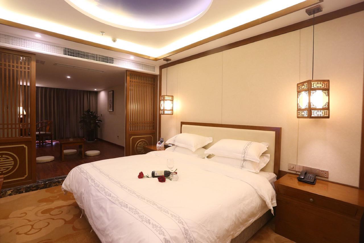Mingshan Hotel Чънду Екстериор снимка