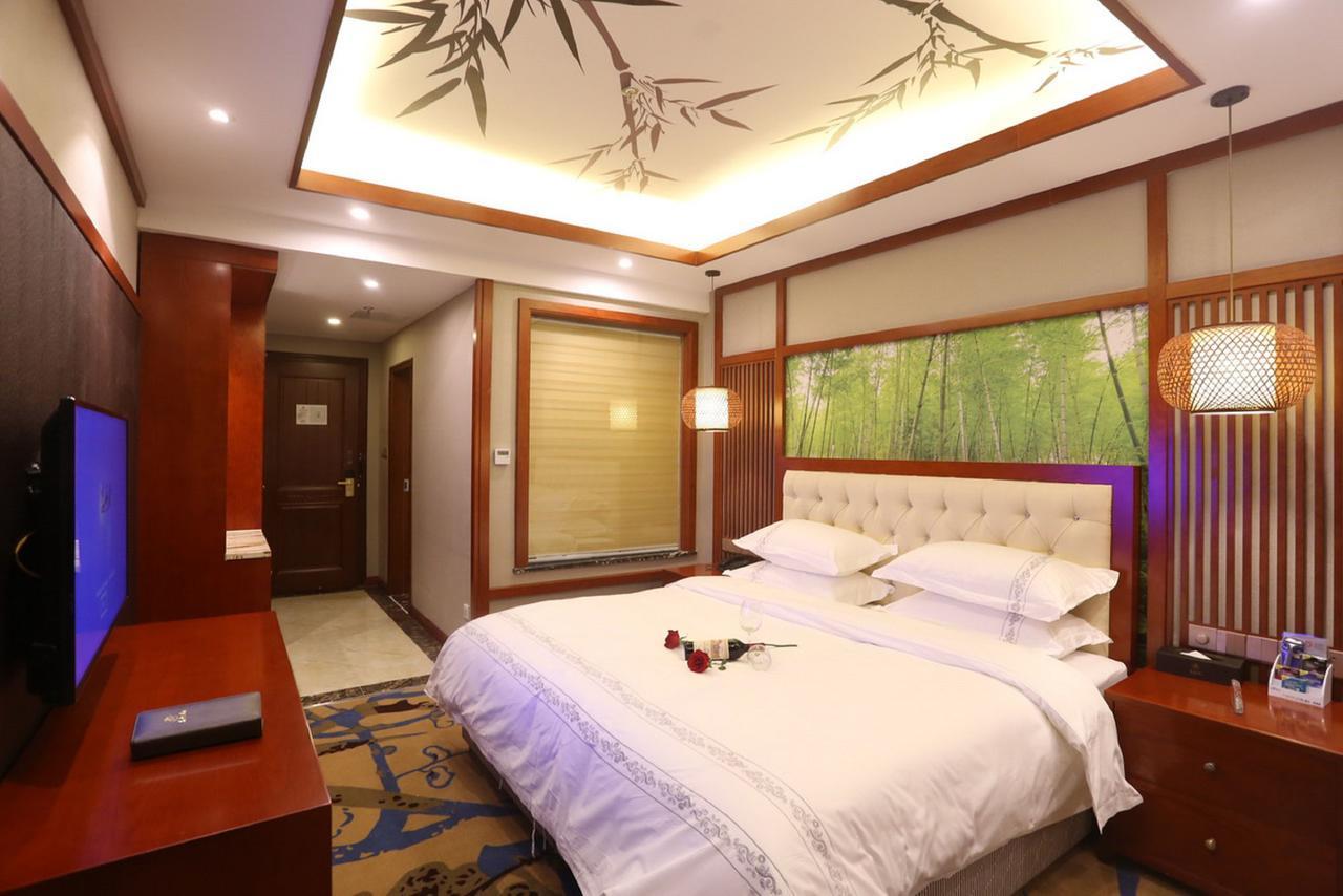 Mingshan Hotel Чънду Екстериор снимка