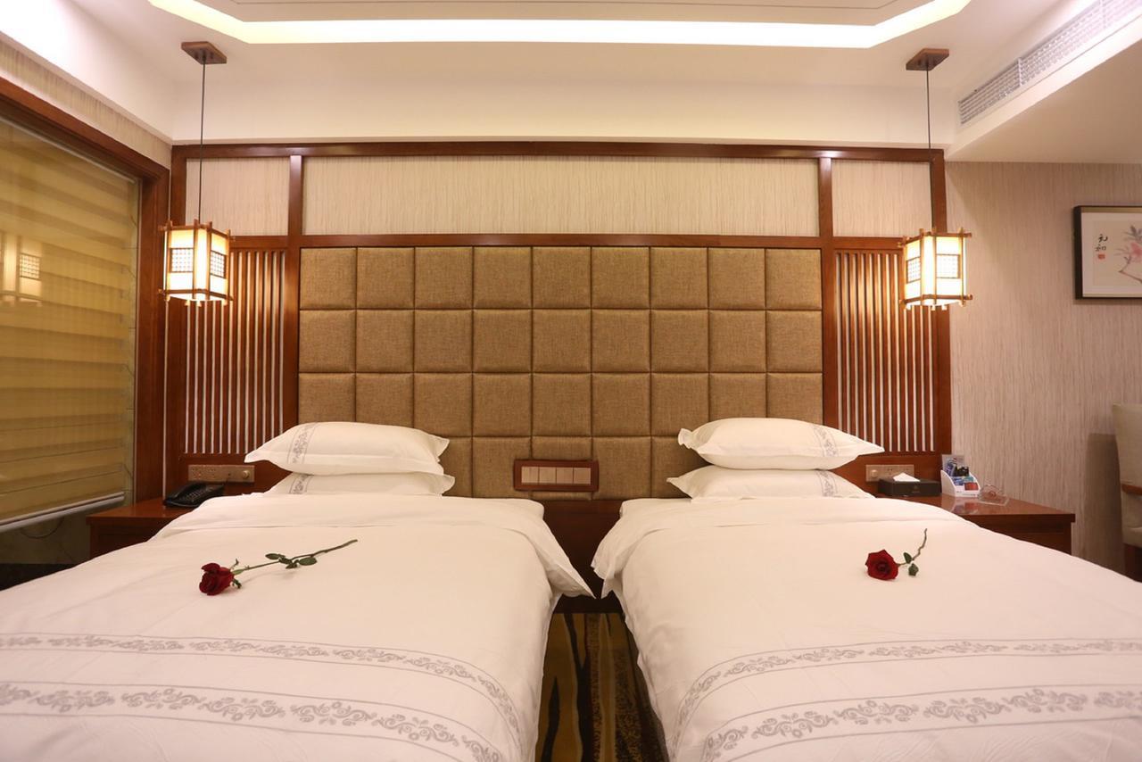 Mingshan Hotel Чънду Екстериор снимка