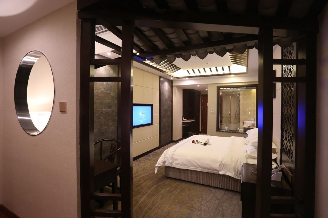 Mingshan Hotel Чънду Екстериор снимка
