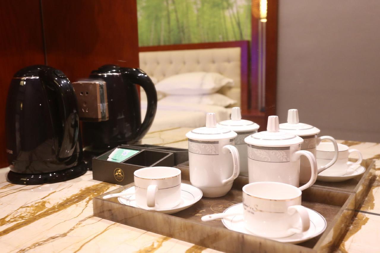 Mingshan Hotel Чънду Екстериор снимка