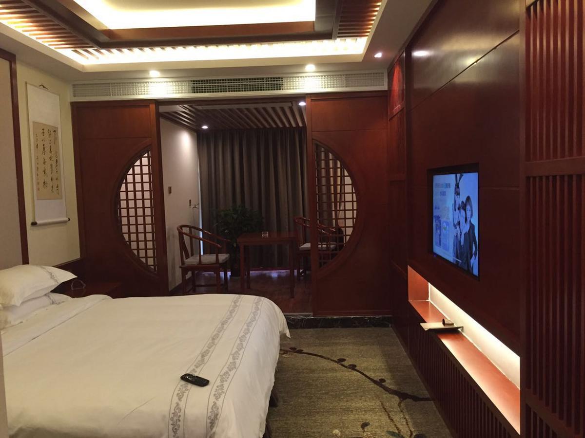 Mingshan Hotel Чънду Екстериор снимка