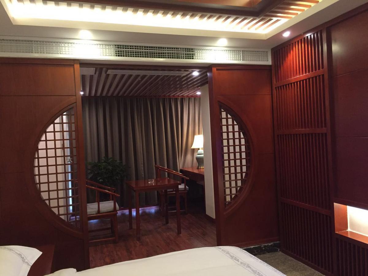 Mingshan Hotel Чънду Екстериор снимка