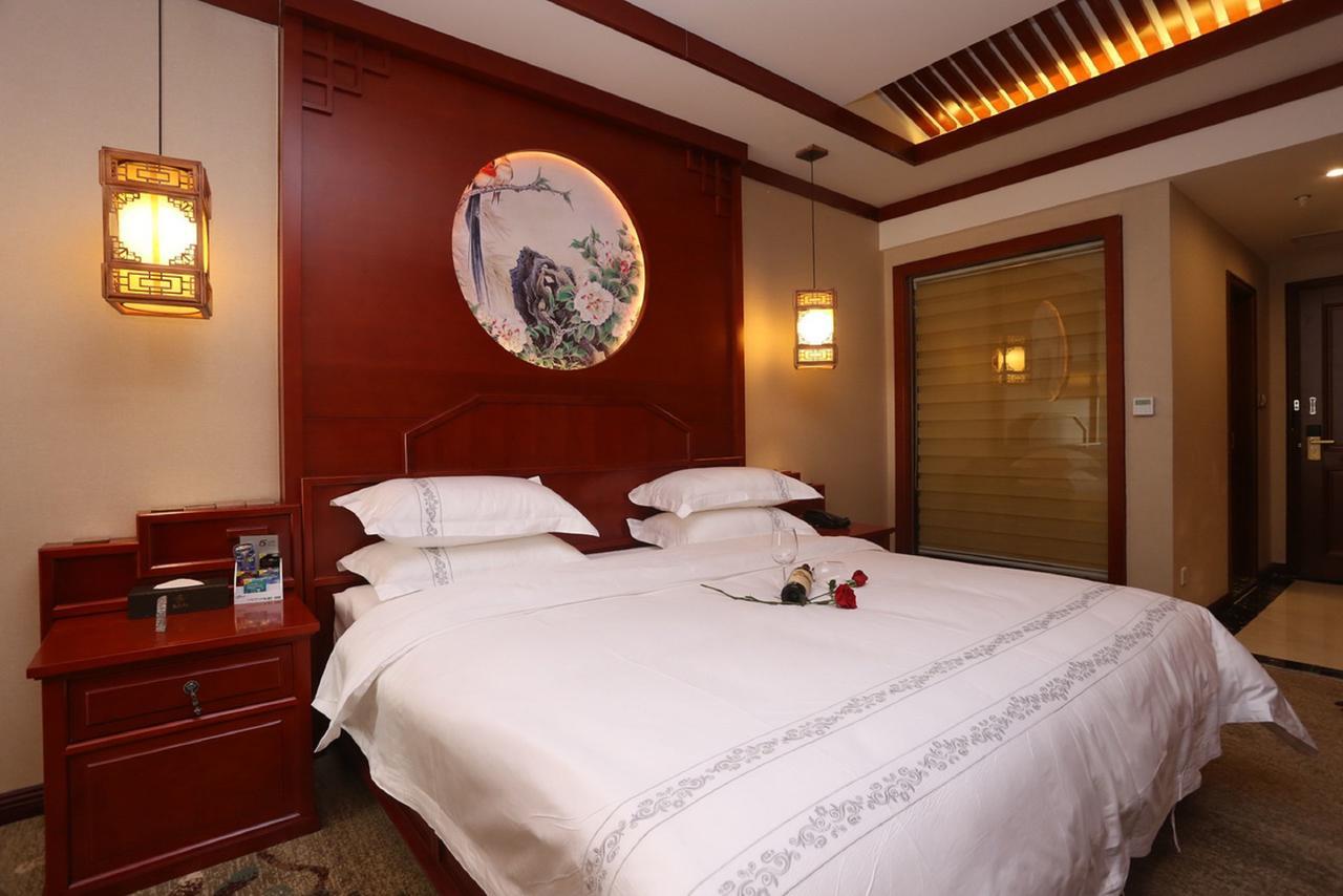 Mingshan Hotel Чънду Екстериор снимка