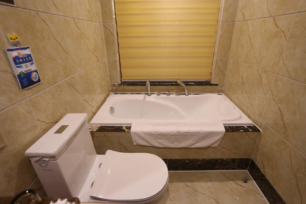 Mingshan Hotel Чънду Екстериор снимка