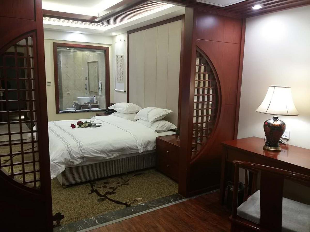 Mingshan Hotel Чънду Екстериор снимка
