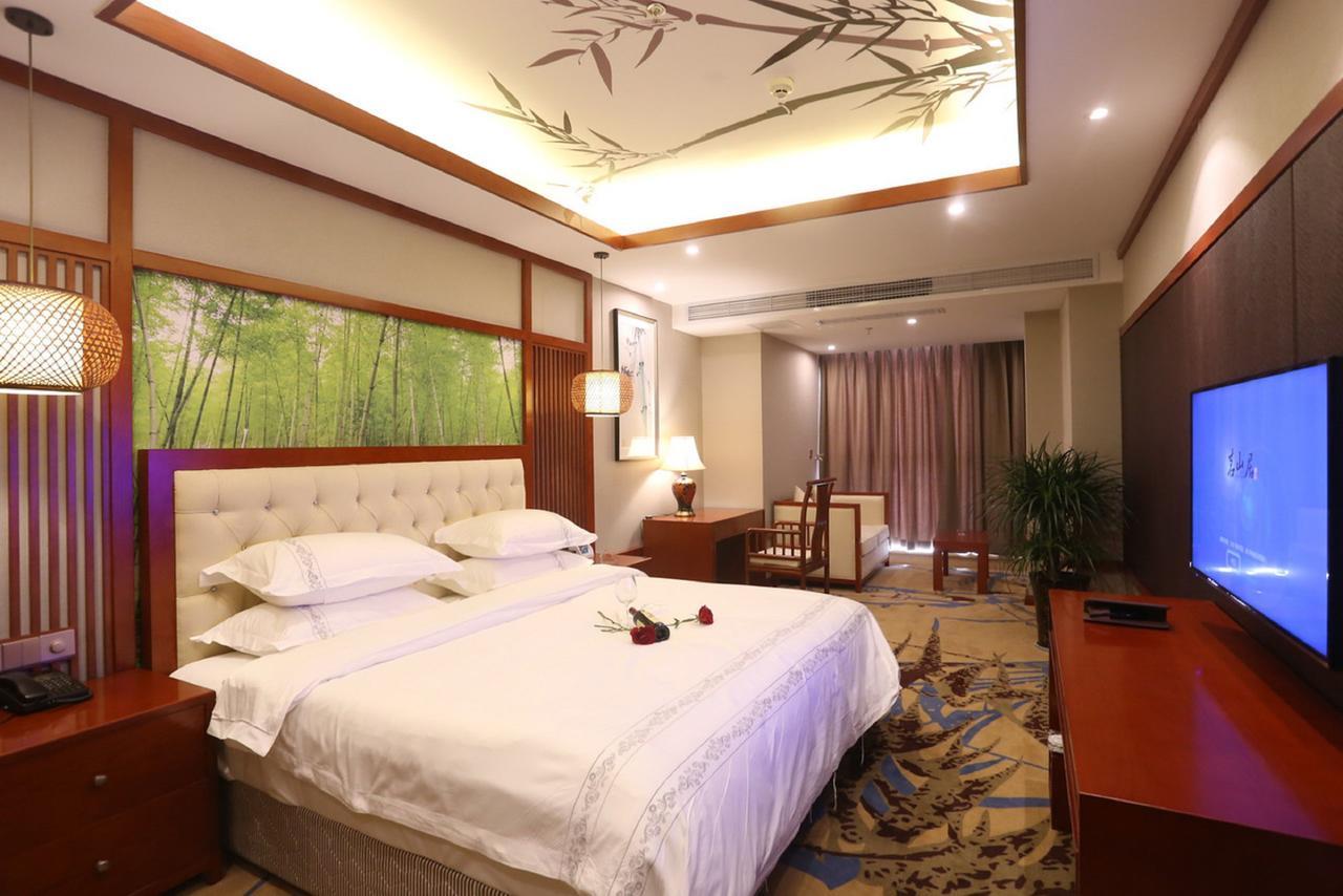 Mingshan Hotel Чънду Екстериор снимка