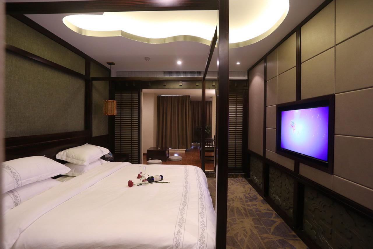 Mingshan Hotel Чънду Екстериор снимка