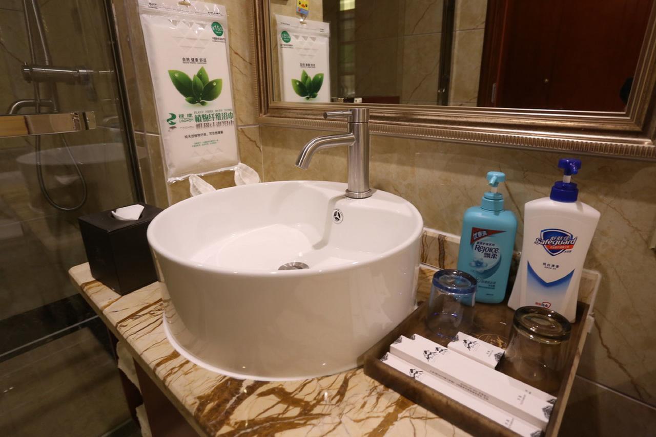 Mingshan Hotel Чънду Екстериор снимка