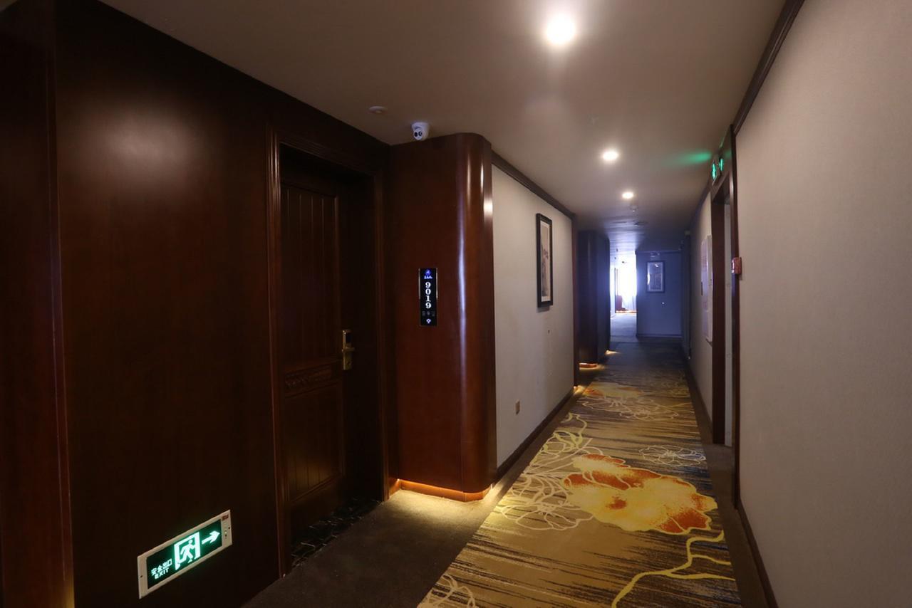 Mingshan Hotel Чънду Екстериор снимка