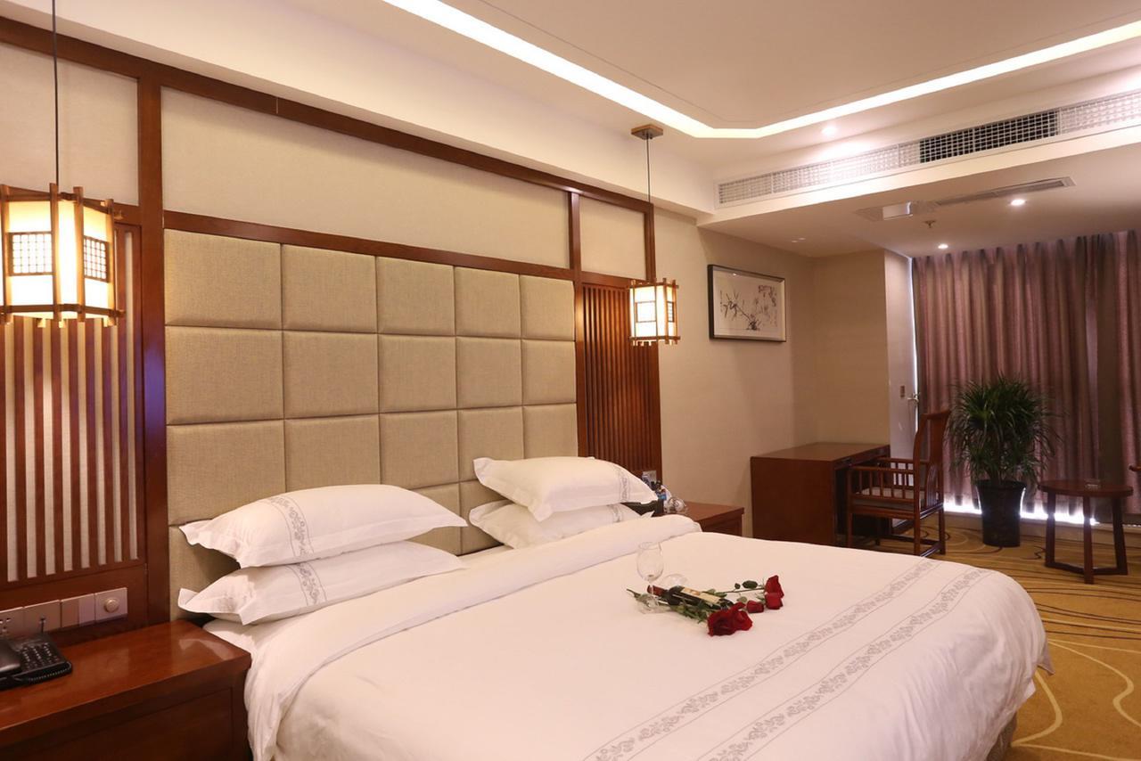 Mingshan Hotel Чънду Екстериор снимка