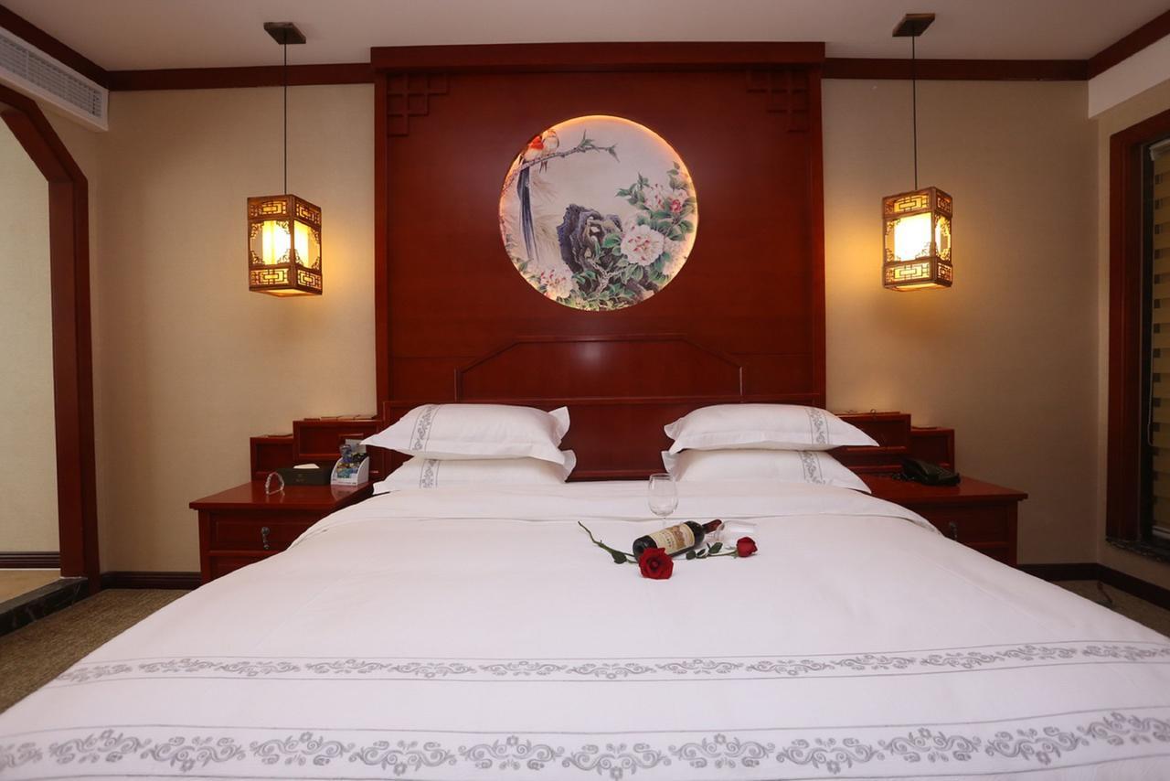 Mingshan Hotel Чънду Екстериор снимка